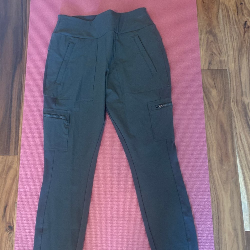 ATHLETA Headlands Hybrid Cargo Tight